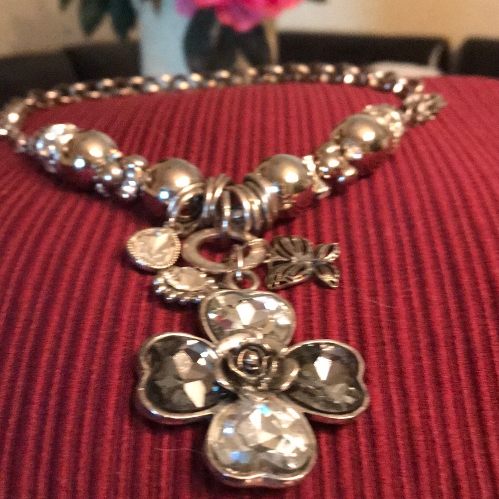 Costume jewelry necklace